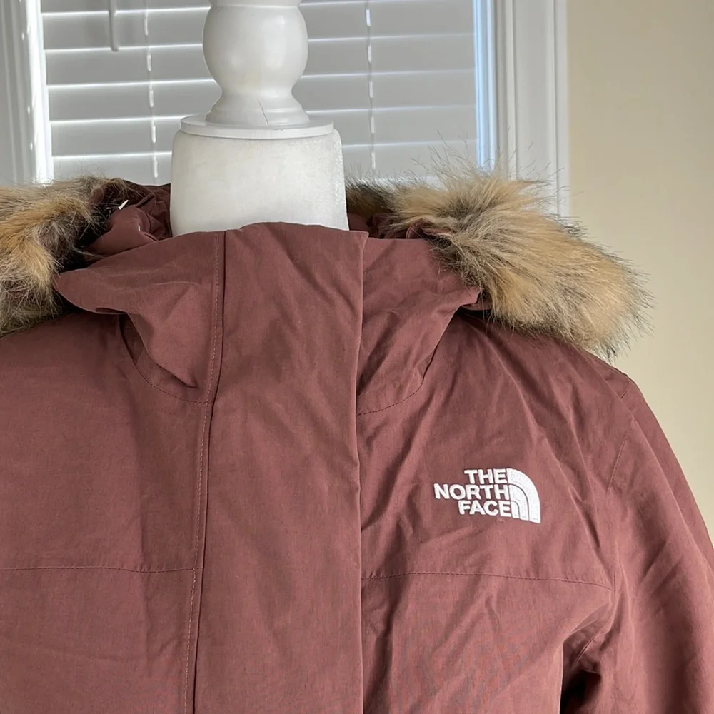 North Face Arctic Hooded Parka - Picture 3 of 8